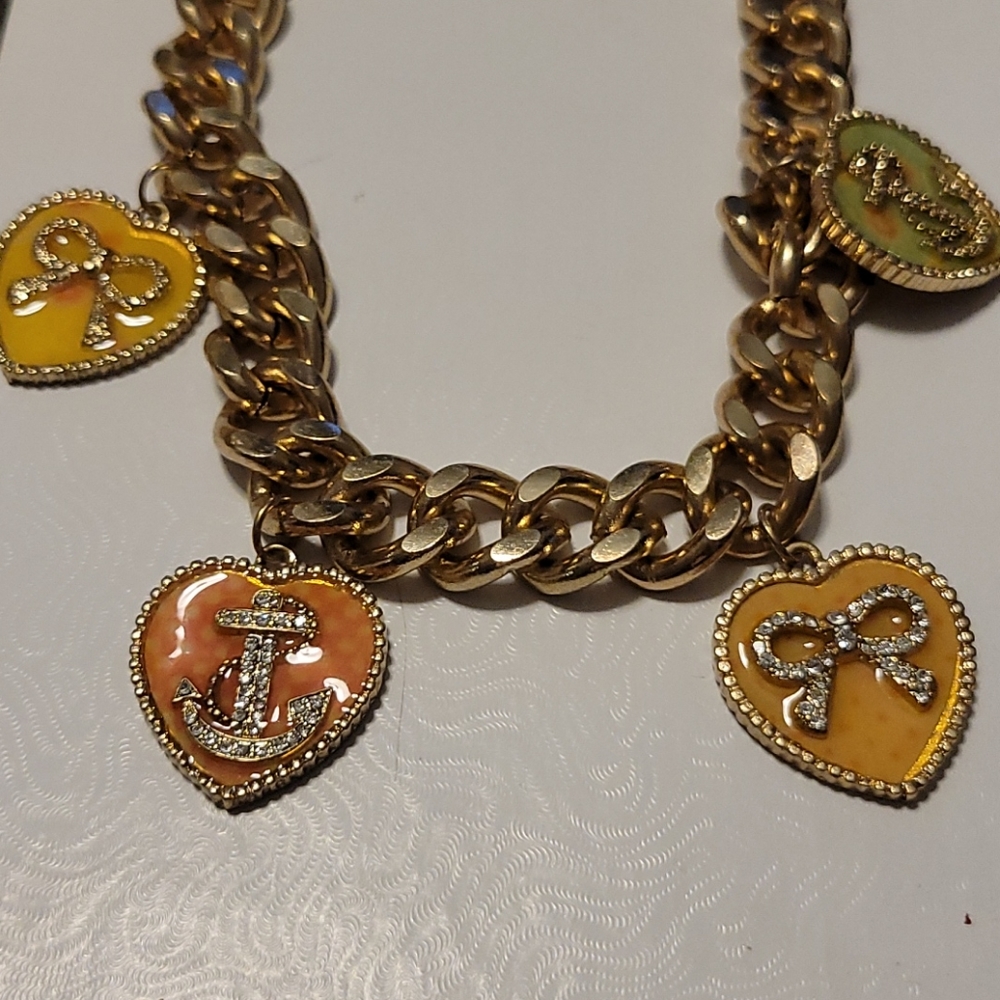 Thick gold chain necklace anchor and bow charms